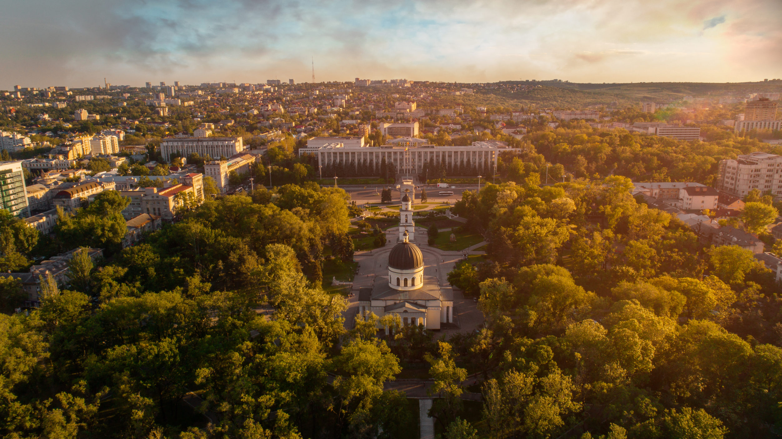 UN - 129 The Moldavian Encyclopedia of the Peacemaking